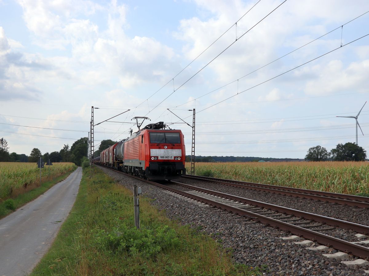 DB Cargo Lokomotive 189 067-2 Wasserstrasse, Hamminkeln 18-08-2022.

DB Cargo locomotief 189 067-2 Wasserstrasse, Hamminkeln 18-08-2022.
