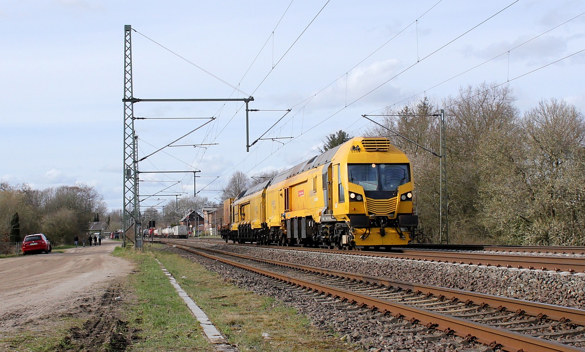 DB Gleisbau Linsinger Schienenfräszug MG 31/99 80 9427 009-2  Bumble-Bee  gen Süden. Owschlag 10.04.2021