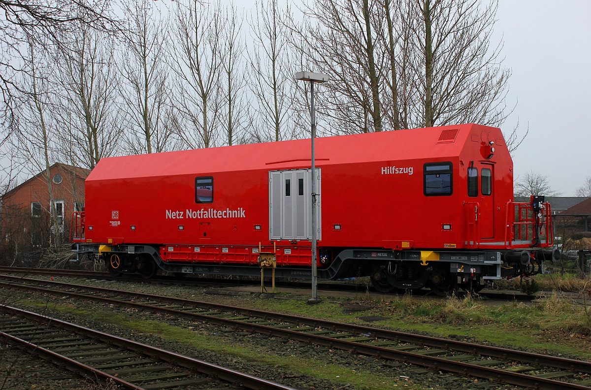 DB Netz Notfalltechnik Hilfszug 99 80 9370 025-5 wird durch das ansssige Technische Hilfswerk eingesetzt bzw von deren Personal im Notfall  betrieben . Niebll 19.12.2015