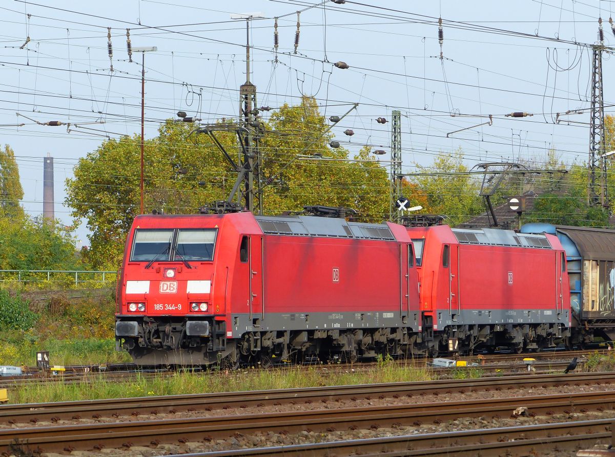 DB Schenker Lok 185 344-9 Oberhausen West 30-10-2015.

DB Schenker loc 185 344-9 Oberhausen West 30-10-2015.