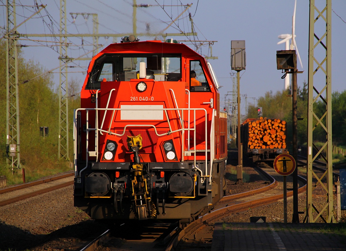 DB Schenker Voith Gravita 10BB 261 040-0 auf Rangierfahrt in Jübek. 25.04.2014