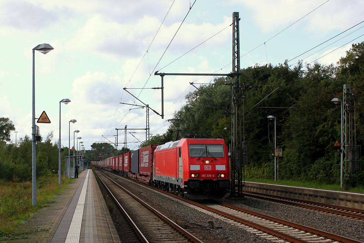 DBCSC 185 336-2 mit dem Bode KLV nach Lübeck durchfährt hier gerade Schleswig Richtung Süden. 24.08.2017