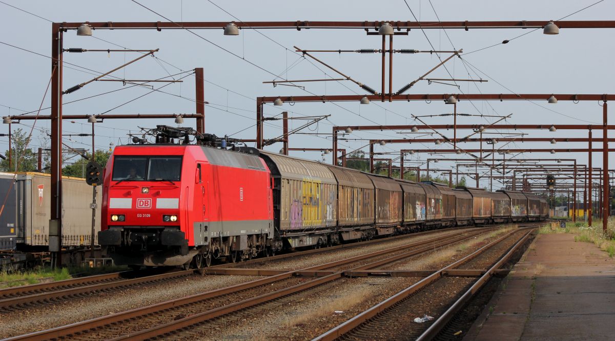 DBCSC EG 3109 hat Einfahrt mit einem H-Wagen Ganzzug. Pattburg 20.7.2019