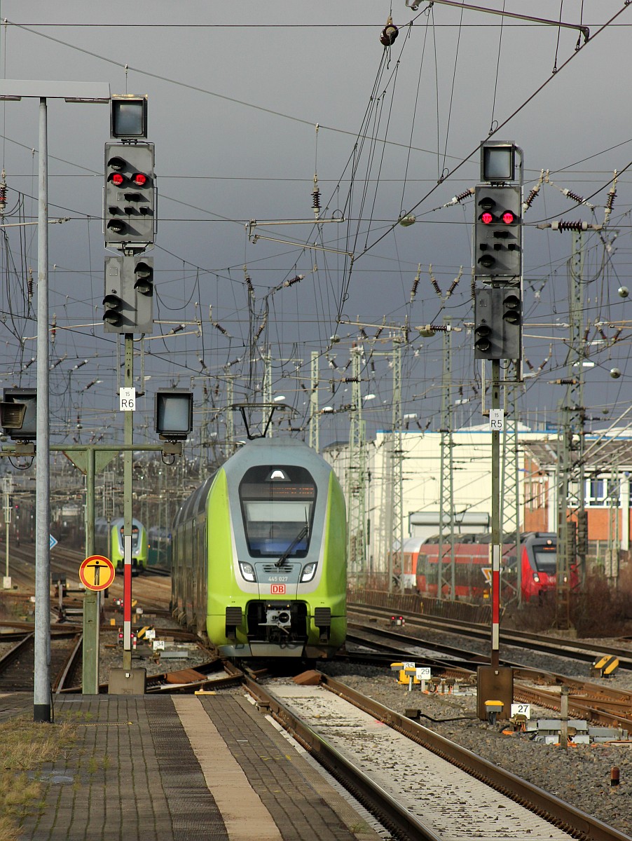 DB/NAH.SH 445 027 hat als RE7 nach Hamburg Einfahrt in Neumünster 25.02.2020 I