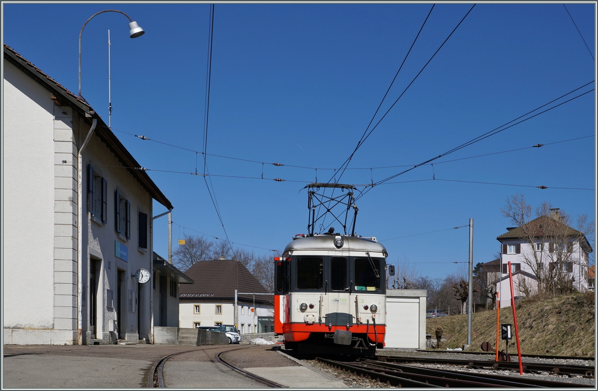 Der BDe 4/4 N° 3 wartet auf die Rückfahrt ins gut 4 Kilometer entfernte Le Locle.
18. März 2016