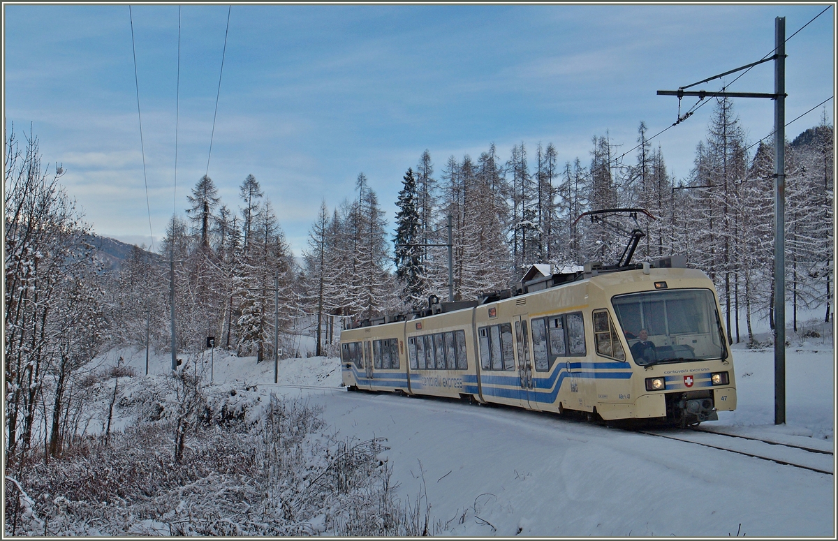 Der CEX 48 (Centovalliexpress) der FART erreicht in Kürze den kleinen Bahnhof Gagnone-Orcesco. Die Strecke der Ferrovia Vigezzina hat auch im Winter einen ganz besonderen Reiz, wie ich heute festgestellt habe.
8. Jan. 2016 