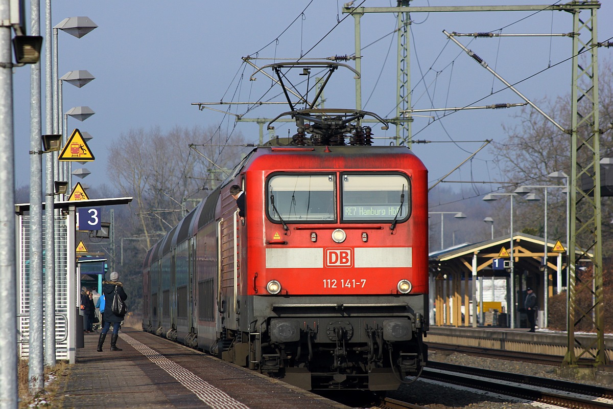 Der gleiche zug nochmal nur diesmal vom Bahnsteig aus....Schleswig 13.02.2017