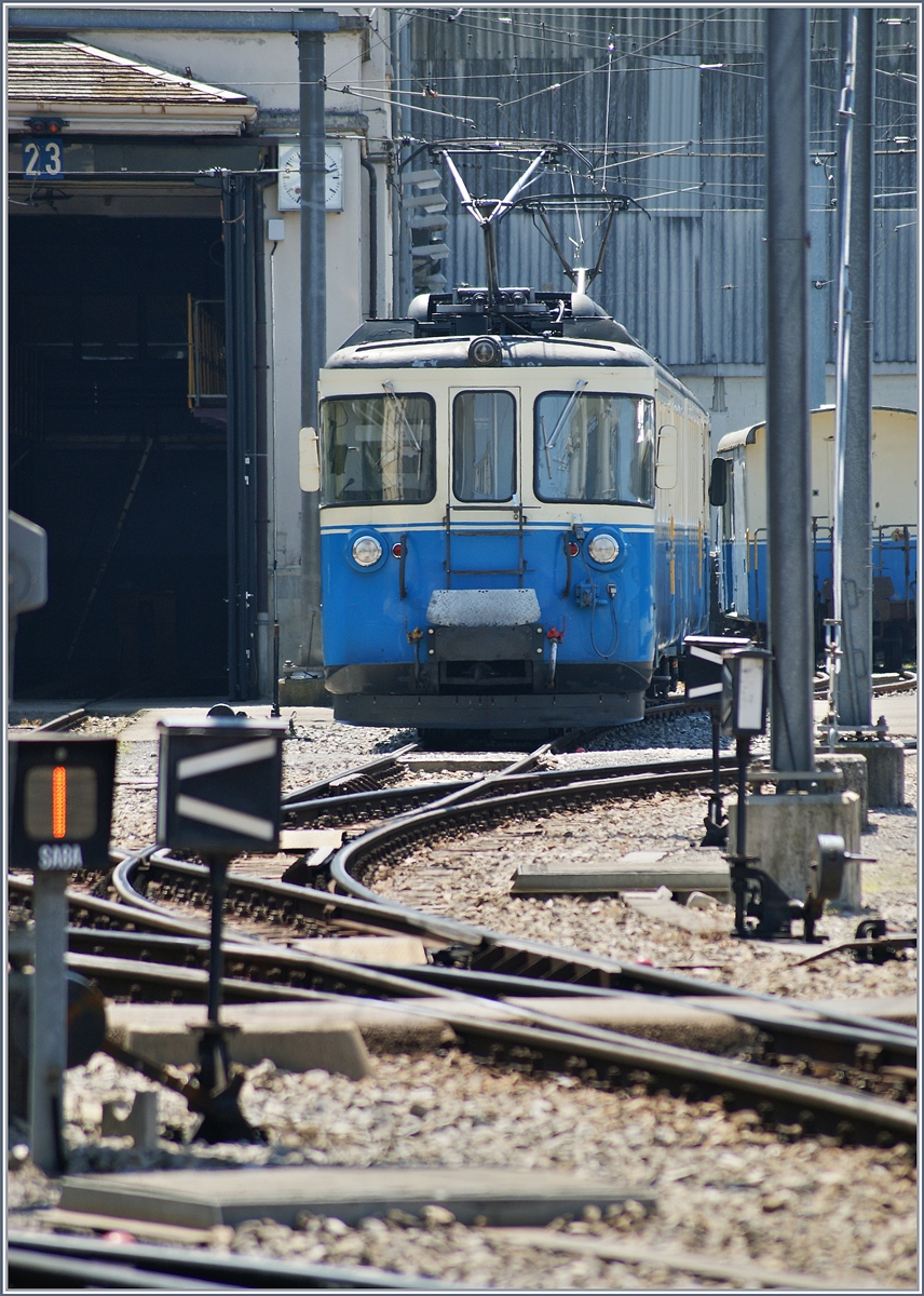 Der MOB ABDe 8/8 4001 SUISSE wartet in Montreux auf einen neuen Einsatz.
1. Juli 2018