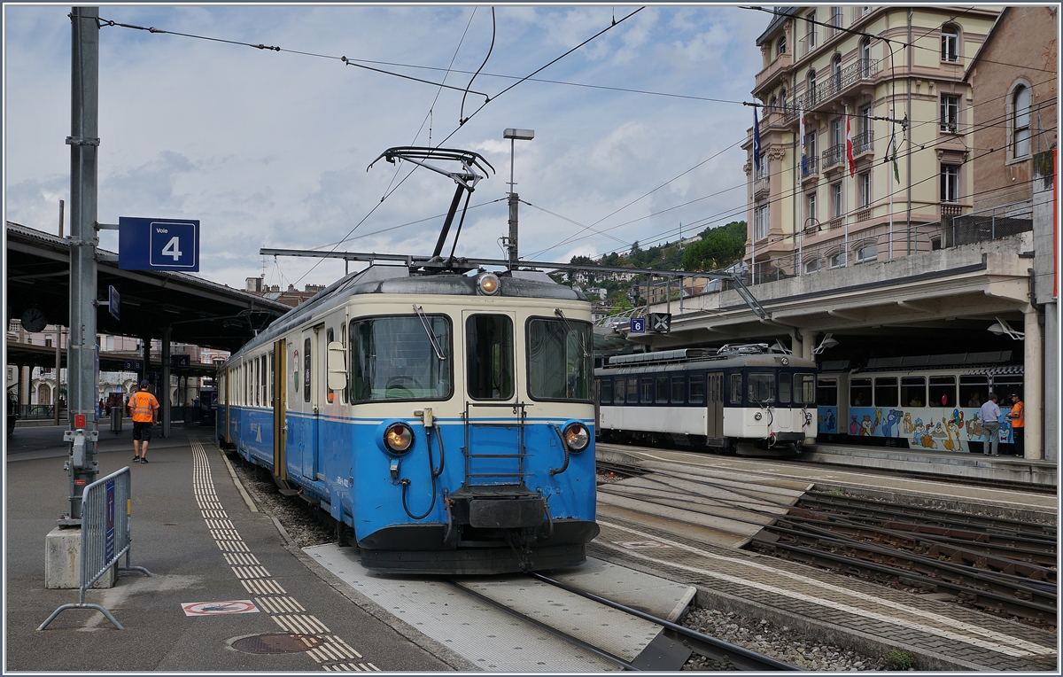 Der MOB ABDe 8/8 4002 VAUD und ein ex asm Be 4/4 in Montreux.

19. Aug. 2019