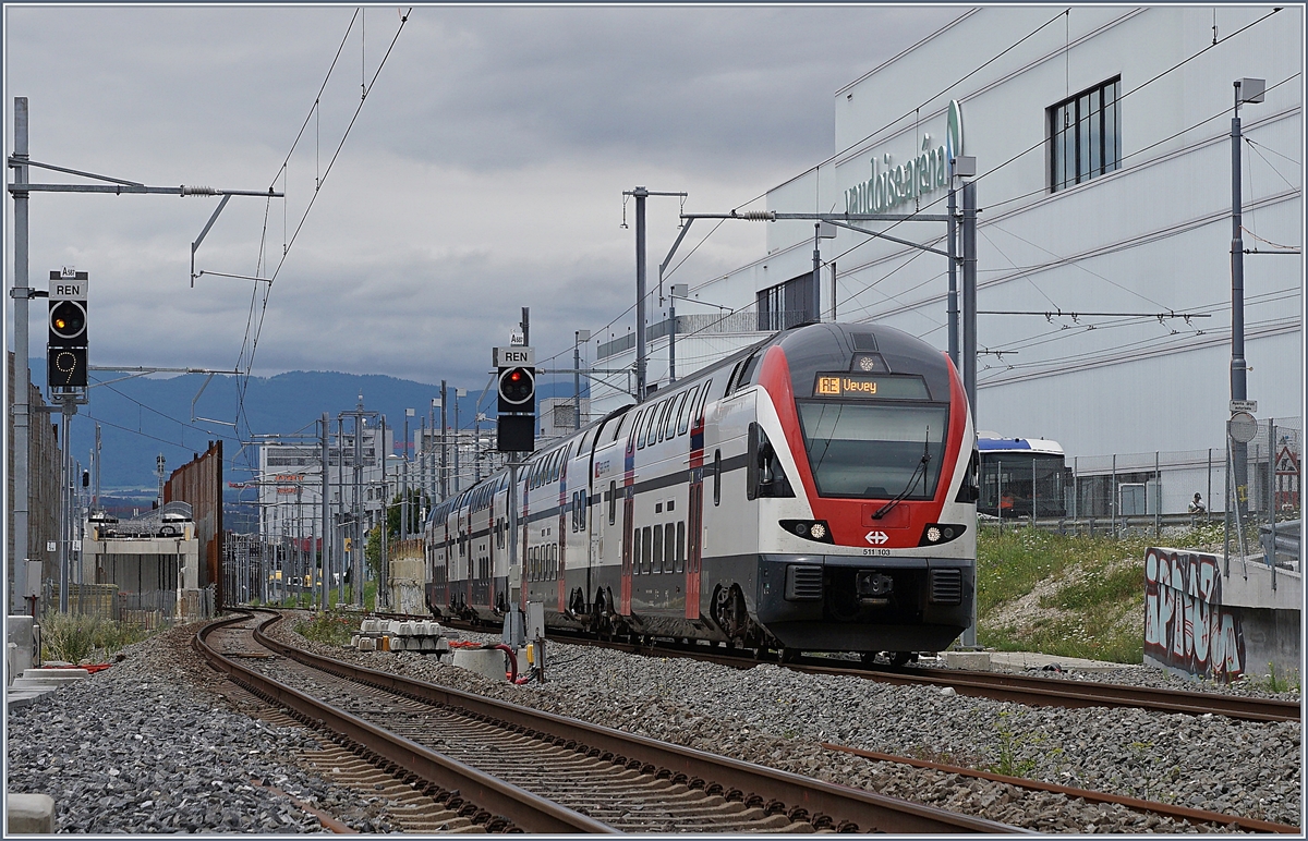 Der SBB RABe 511 103 als RE Annemasse - Vevey bei der Durchfahrt in Prilly-Malley. 

17. Juli 2020