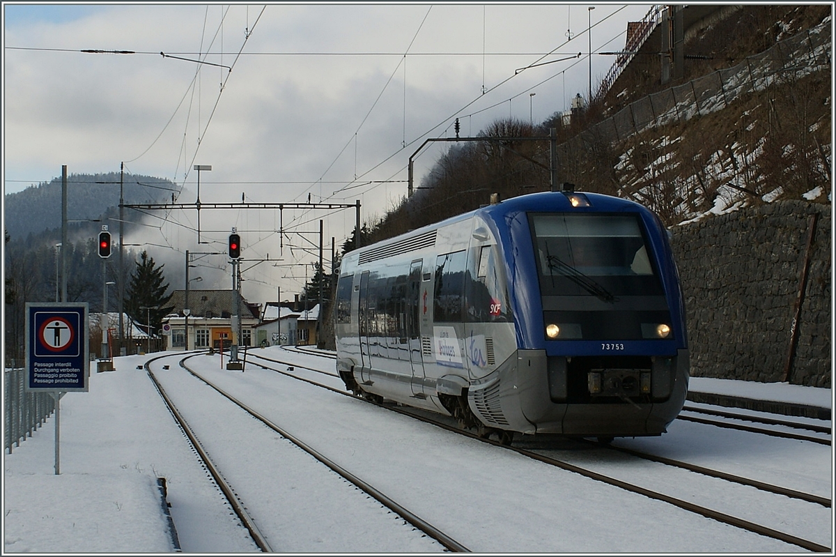 Der SNCF X 73753 erreicht, von Besançon Viotte kommend, Le Locle. Nach kurzem Halt wird er nach La Chaux-de-Fonds weiterfahren.
18. Jan. 2010