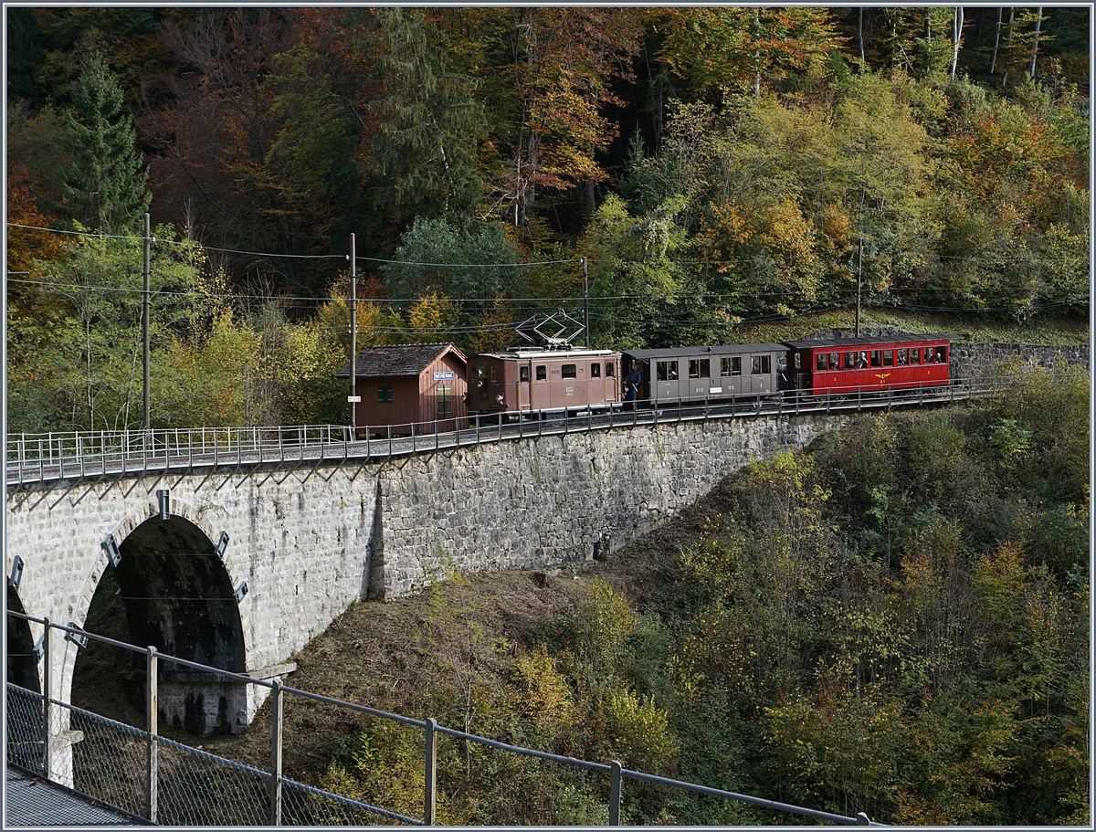 Die BOB HGe 3/3 29 der Blonay-Chamby Bahn bei Vers-chez-Robert auf der Fahrt nach Blonay. 

27. Okt. 2029