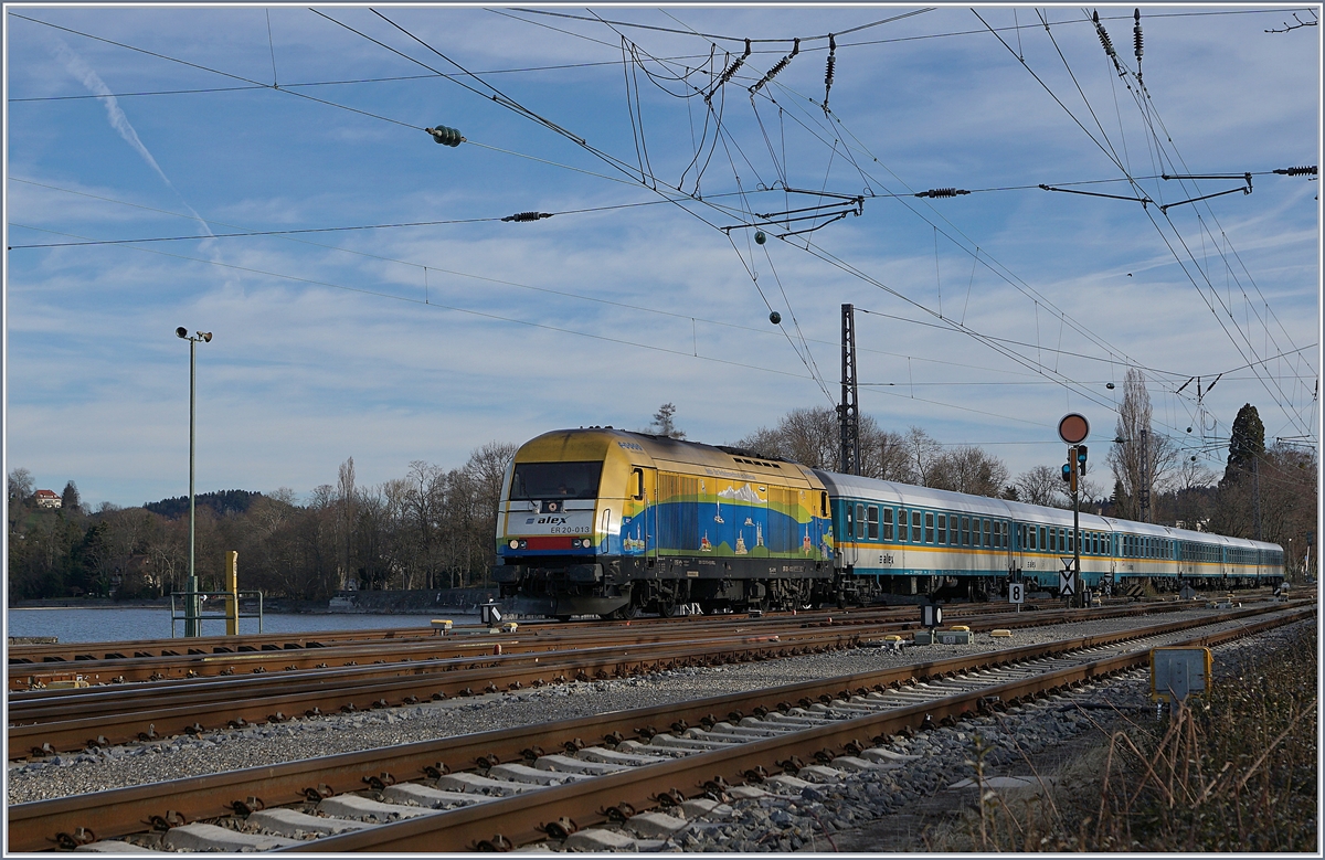 Die  BoDo  ER 20-013 (V 223) erreicht mit einem Alex von München kommend Lindau Hbf. 

16. März 2019