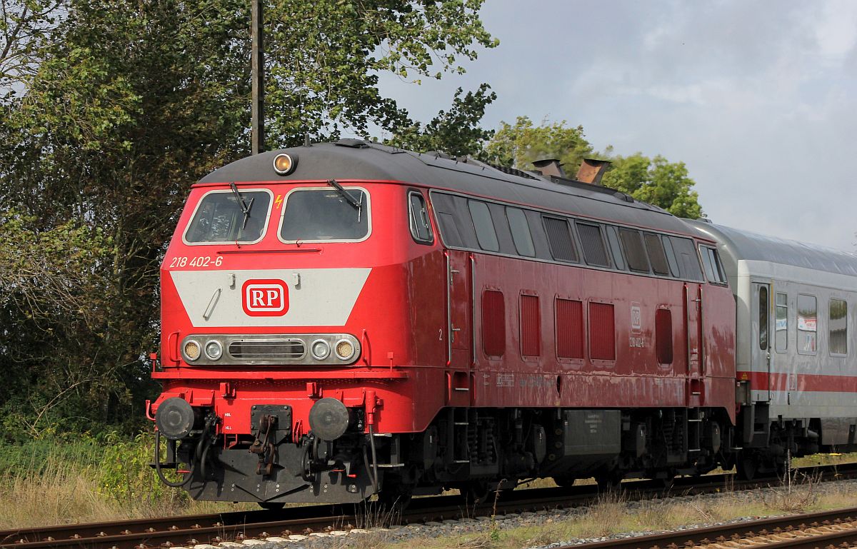 Die echt schöne und immer saubere RP 218 402-6 nochmal etwas größer und näher dran. Husum-Nord 28.09.2019