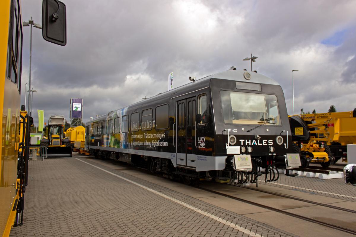 Die Firma Thales besitzt einen NE81, der als fahrendes Labor dient und im Zusammenhang mit dem ETCS-Ausbau zum Einsatz kommt. 626 420 ist nach wie vor beim Vorbesitzer, der Württembergischen Eisenbahn eingestellt.