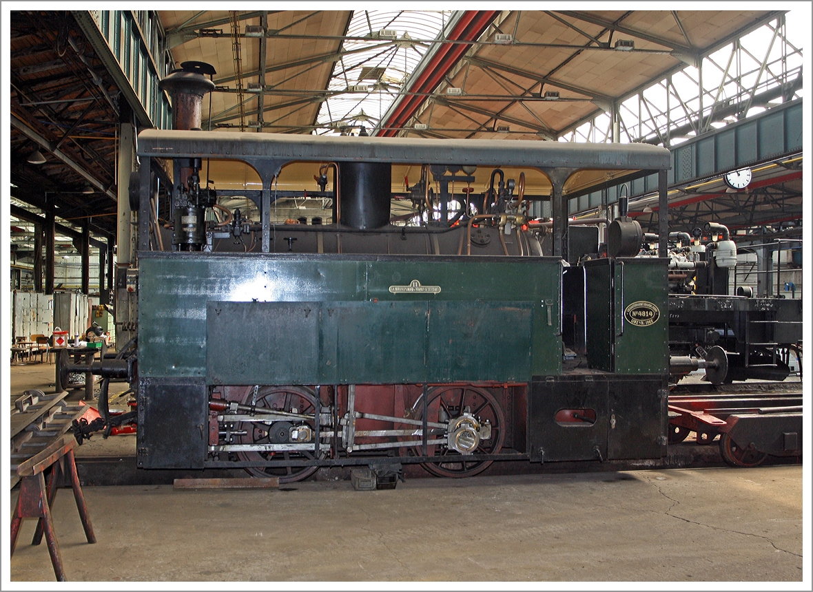 
Die Krauss & Co Kastentramdampflok ex N 11  HELLBRUNN  der Salzburger Eisenbahn- und Tramway-Gesellschaft (heute Museumstramway Mariazell-Erlaufsee N 11)  steht am 24.08.2013 im Dampflokwerk Meiningen.  Sie wurde 1902 bei Locomotivfabriken Krauss & Comp. in Linz a.d. Donau unter der Fabriknummer 4814 gebaut.