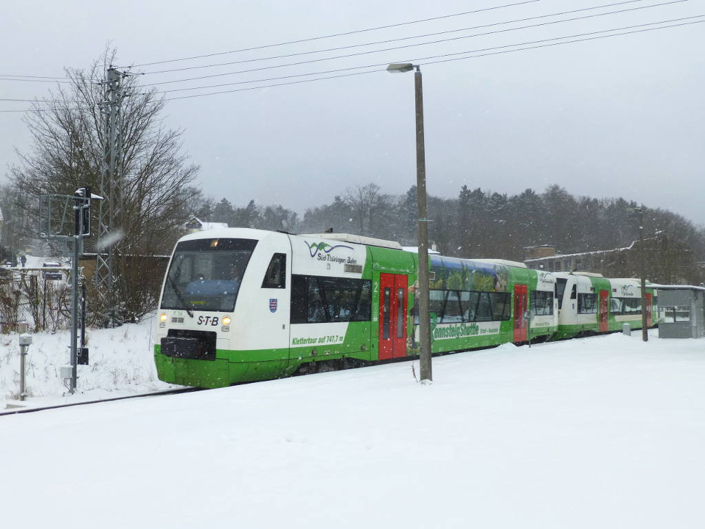 Die STB VTs 124 und 126 aus Ilmenau am tief verschneiten Hp Geraberg, 17.1.16.