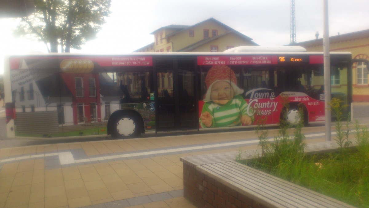 .....dieser Setra der Firma Breitenbach hat Werbung f�r Town & Country Haus 