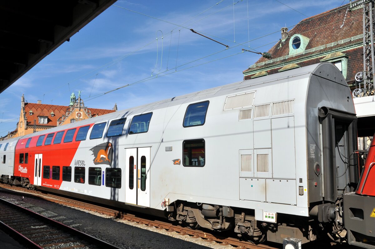 Doppelstockwagen des City Shuttle  Wiesel  A-ÖBB 50 81 26-33 079-6 Bmdz dl in Lindau-Insel am 12.09.2022.