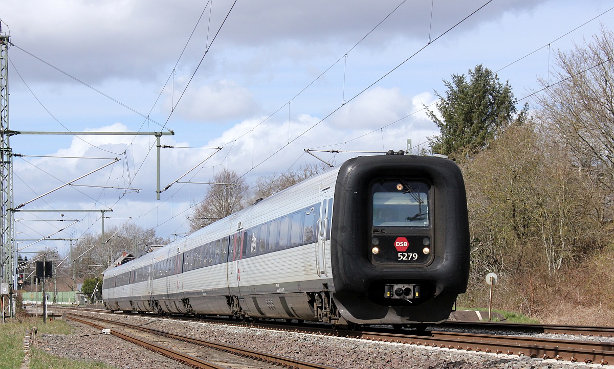 DSB IC 3 auf dem Weg nach Hamburg. Owschlag 10.04.2021