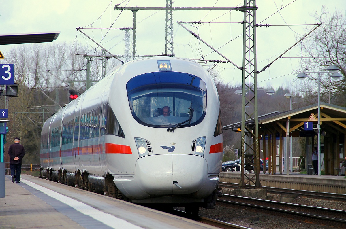 DSB ICE-D 0605 005/105/205/505 Tz 5505  Ostseebad Heringsdorf  als ICE 381 nach Berlin verlässt hier Schleswig. 24.03.2014 