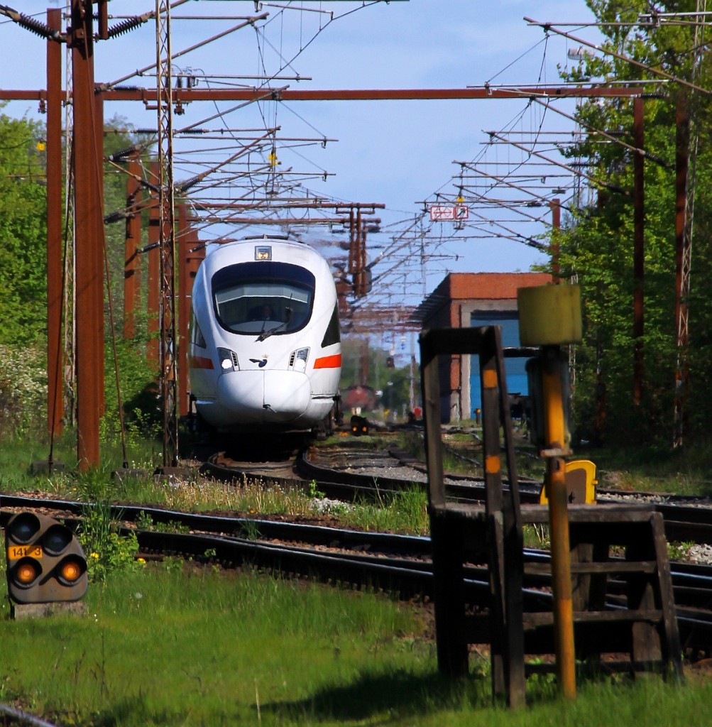 DSB ICE-(T)D 0605 003/103/203/503 Tz 5503 verlässt hier gerade als ICE 381 nach Berlin Padborg Richtung Flensburg. 03.05.2014