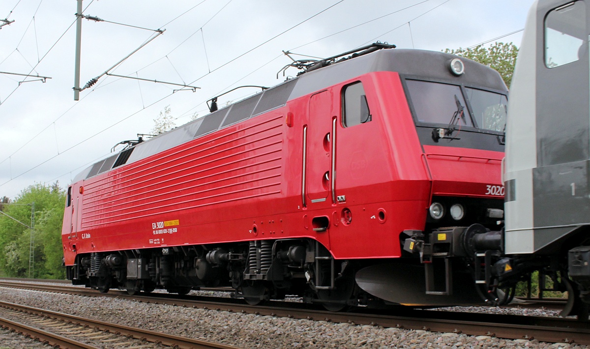 DSB Litra EA 3020(91 86 0003 020-2 DK-DSB)  G.F Ursin  auf ihrer letzten Fahrt in Deutlschland bevor es nach Bulgarien geht. Owschlag 15.05.2021