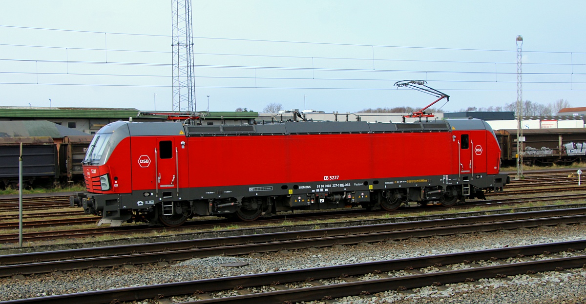 DSB Litra EB 3227, REV/MMAL/03.03.22 nun zusätzlich mit Zulassung in D. Pattburg/DK 12.03.2023