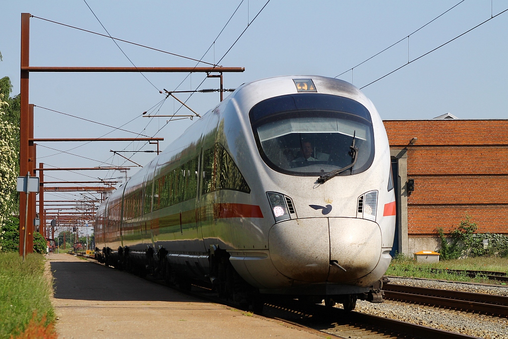 DSB/DB ICE-D 605 004/104/204/504 verlässt hier Padborg/DK Richtung Flensburg. 06.06.2013