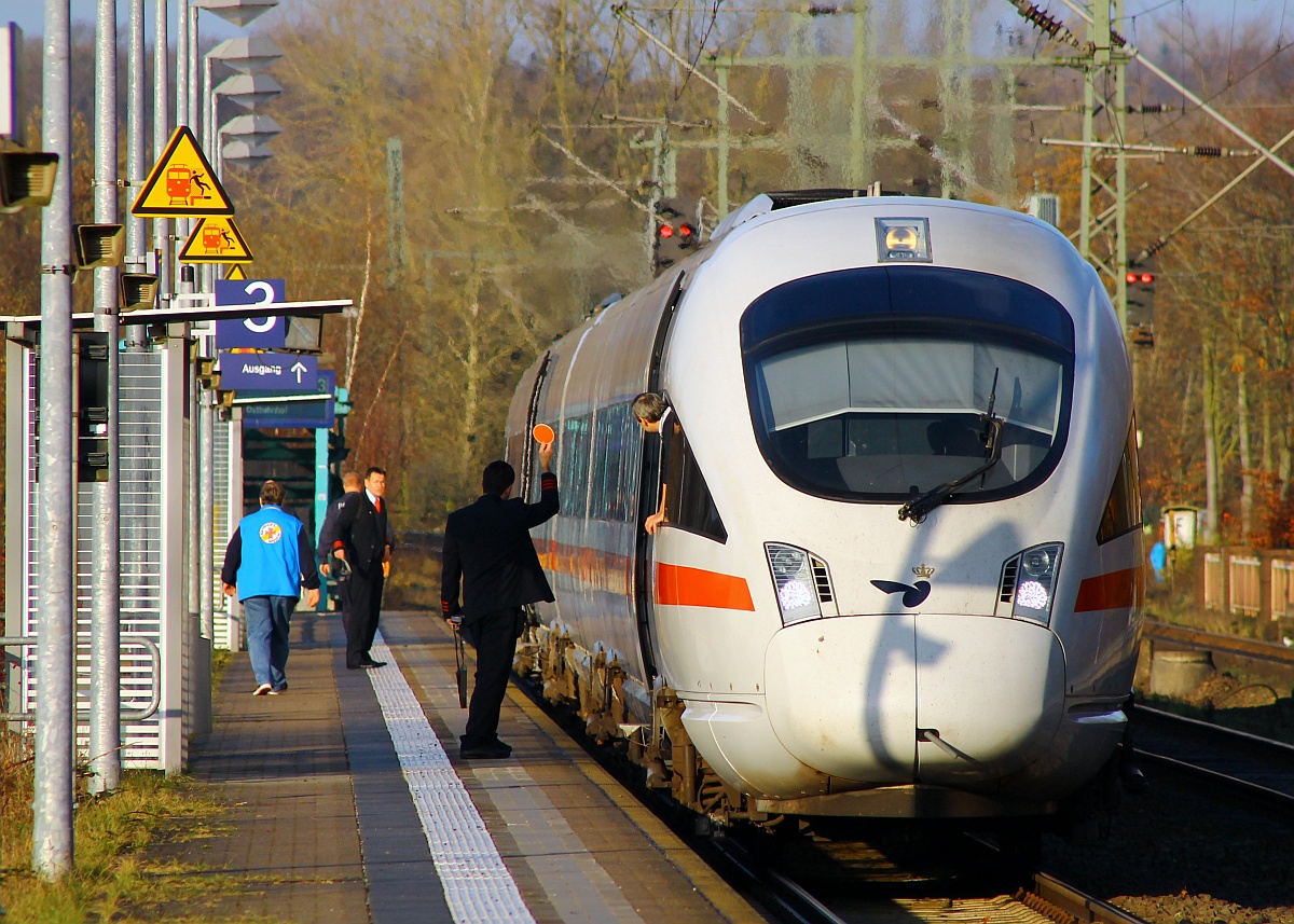 DSB/DB ICE-(T)D 0605 005/105/205/505  Ostseebad Heringsdorf  Tz5505 macht sich gerade auf den Weg Richtung Hamburg. Schleswig 26.11.2014