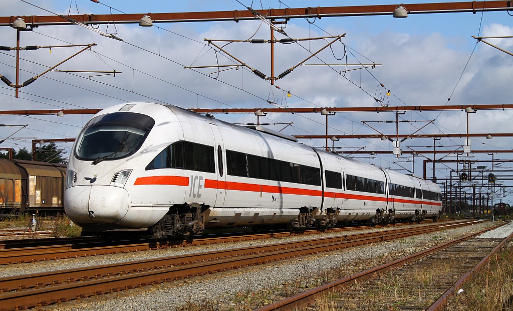 DSB/DB ICE(T)D 605 019/119/219/519 bei der Einfahrt in den Grenzbahnhof Padborg. 14.08.2013