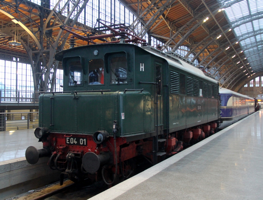 E04 01 am Morgen im Leipziger Hbf.24.11.2013