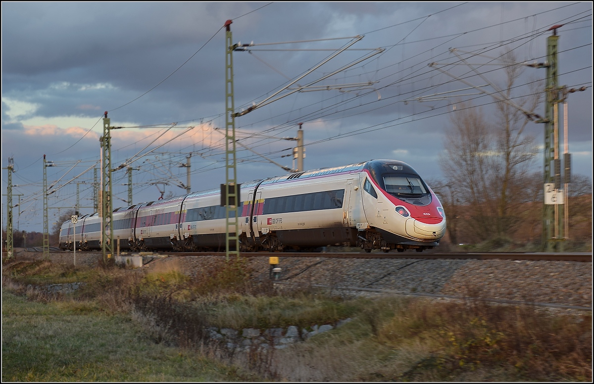 ECE 52 mit RABe 503 020 von Mailand nach Frankfurt bei Schliengen. Dezember 2017.