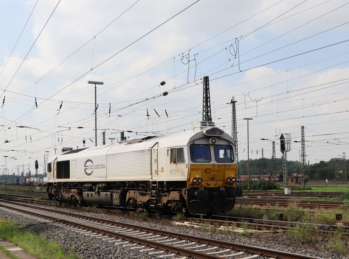 ECR (Euro Cargo Rail) Diesellokomotive 247 011-0 Gterbahnhof Oberhausen West 02-09-2021.

ECR (Euro Cargo Rail) diesellocomotief 247 011-0 goederenstation Oberhausen West 02-09-2021.