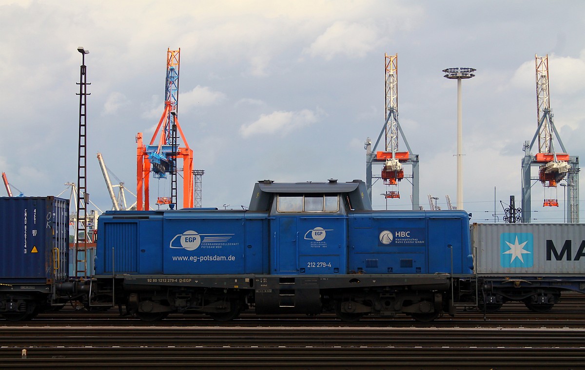 EGP/HBC 212 279-4 vor entsprechender Kulisse aufgenommen in Hamburg Dradenau/Waltershof. 26.07.2015