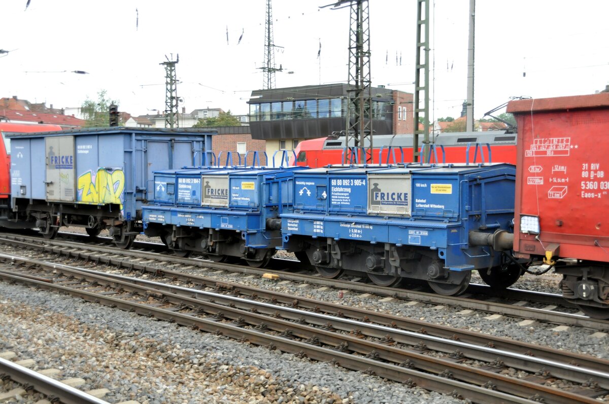 Eichfahrzeuge von Fricke aus Wittenberg, links Eichbeiwagen 60 80 092 3 907-8; Eichfahrzeug 60 80 092 3 904-7 und 60 80 092 3 905-4 in Ulm am 27.08.2011.