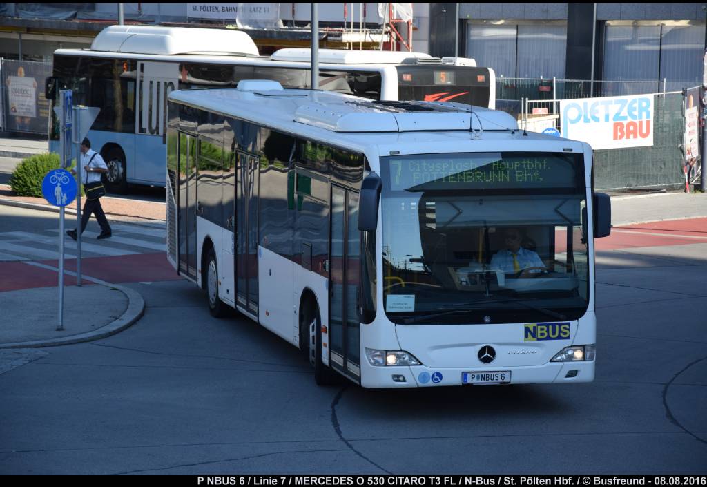 Ein MERCEDES O 530 CITARO II Ü 3-Türer der Fa. N-Bus unterwegs im Stadtverkehr St. Pölten (NÖ).