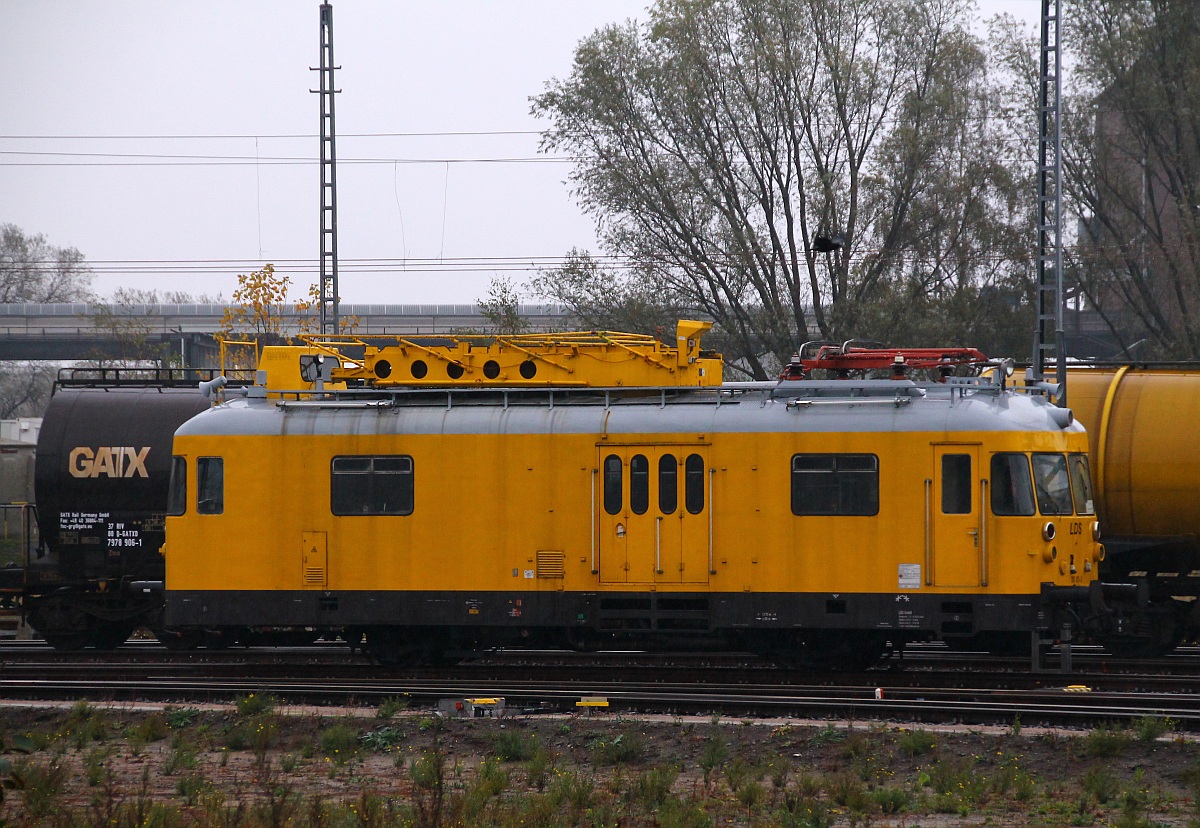 Ein Turmtriebwagen der Fa. LDS mit der Nr 701 071-3 stand am 01.11.2013 abgestellt in Hamburg Hohe Schaar.