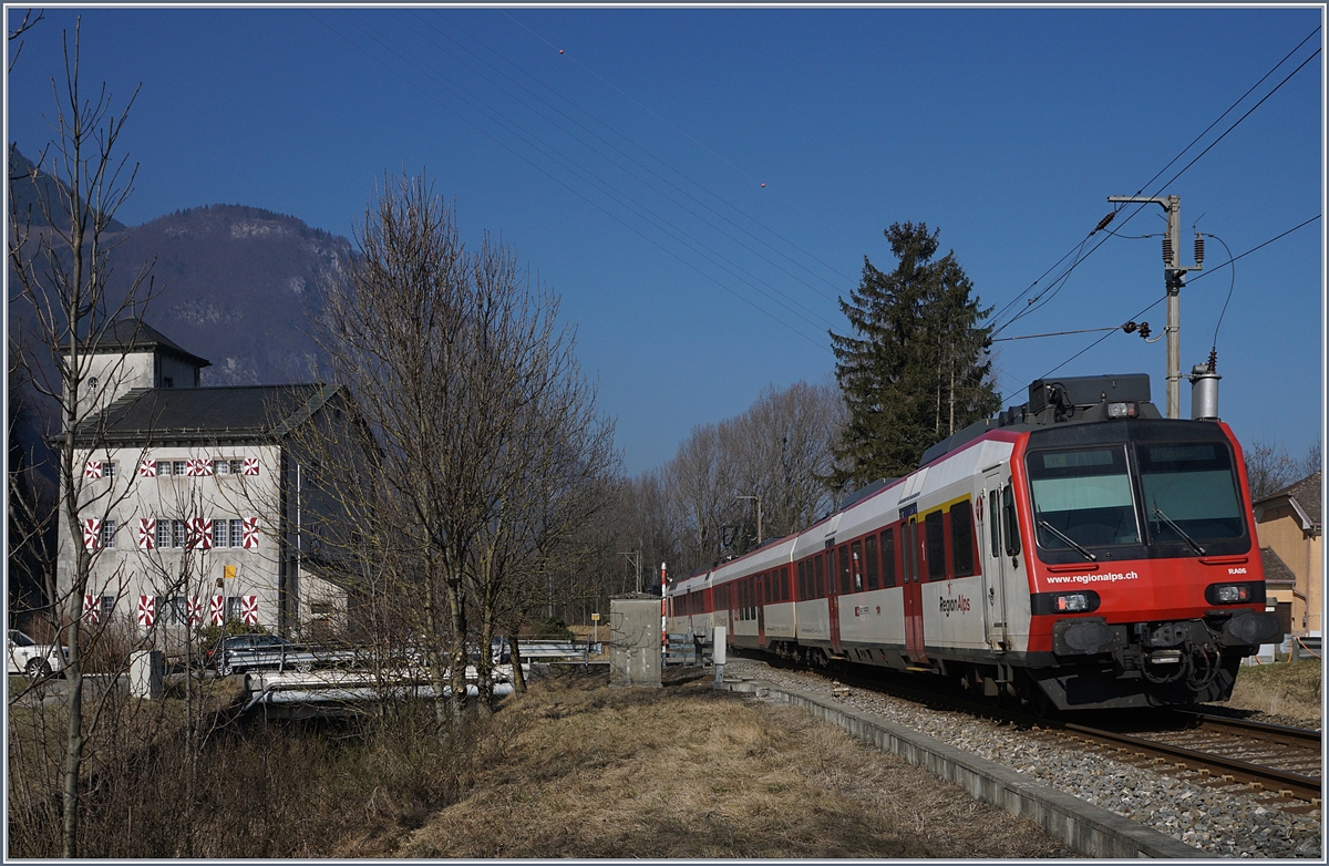 Ein  Walliser -Domino auf der Fahrt Richtung St Maurice zwischen Vouvry und Vionnaz.
15. Feb. 2017