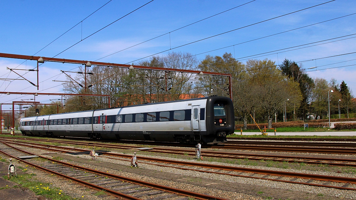 Einfahrt für den MFA/FF/MFB 50/54/5288 als IC irgendwas nach Hamburg. Pattburg/DK 22.04.2023 Picture by N.Mittmann