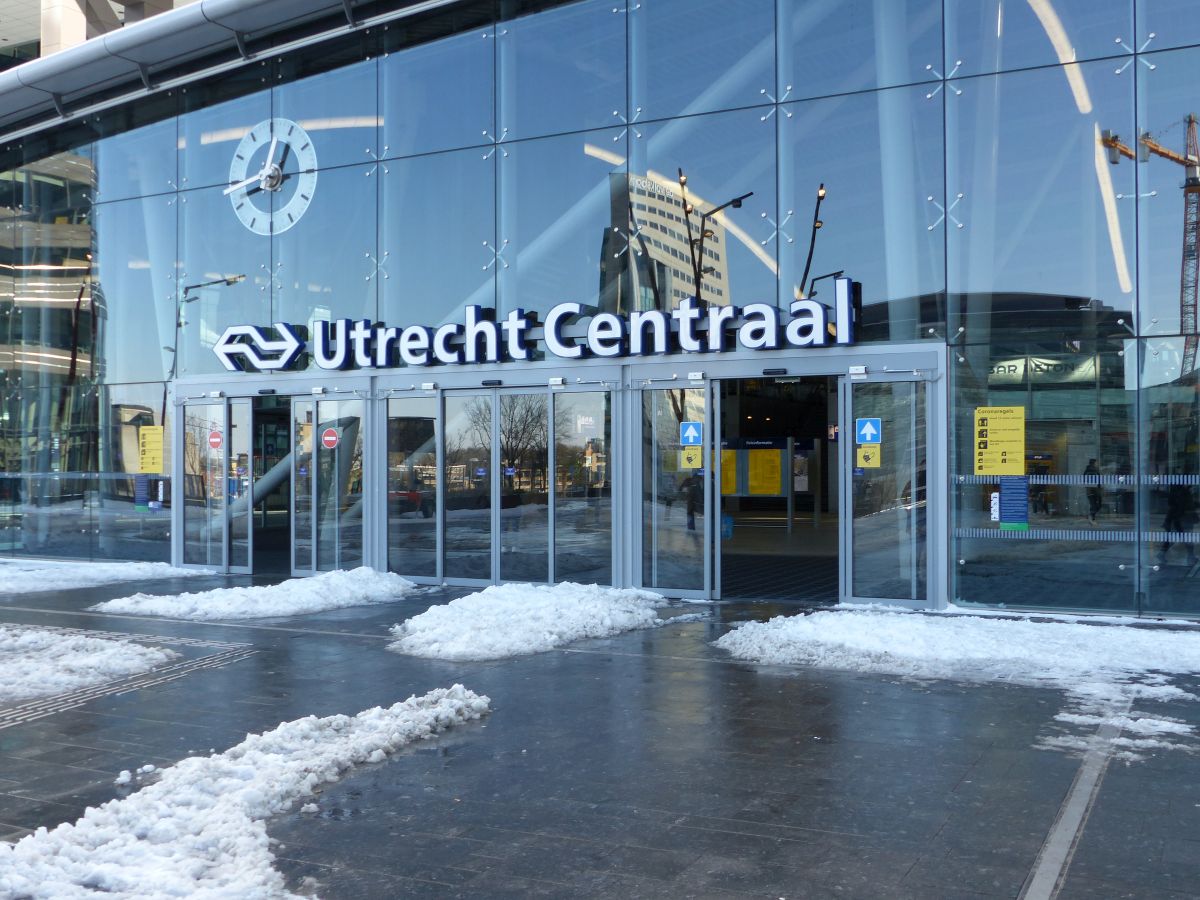 Eingang Jaarbeurs, Utrecht Centraal Station 11-02-2021.

Ingang Jaarbeurszijde Utrecht CS 11-02-2021.