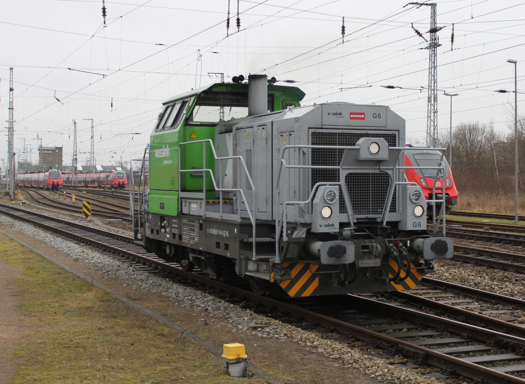 Einsam und ohne Anhang war 650 114-8 am 05.02.2016 im Rostocker Hbf unterwegs.