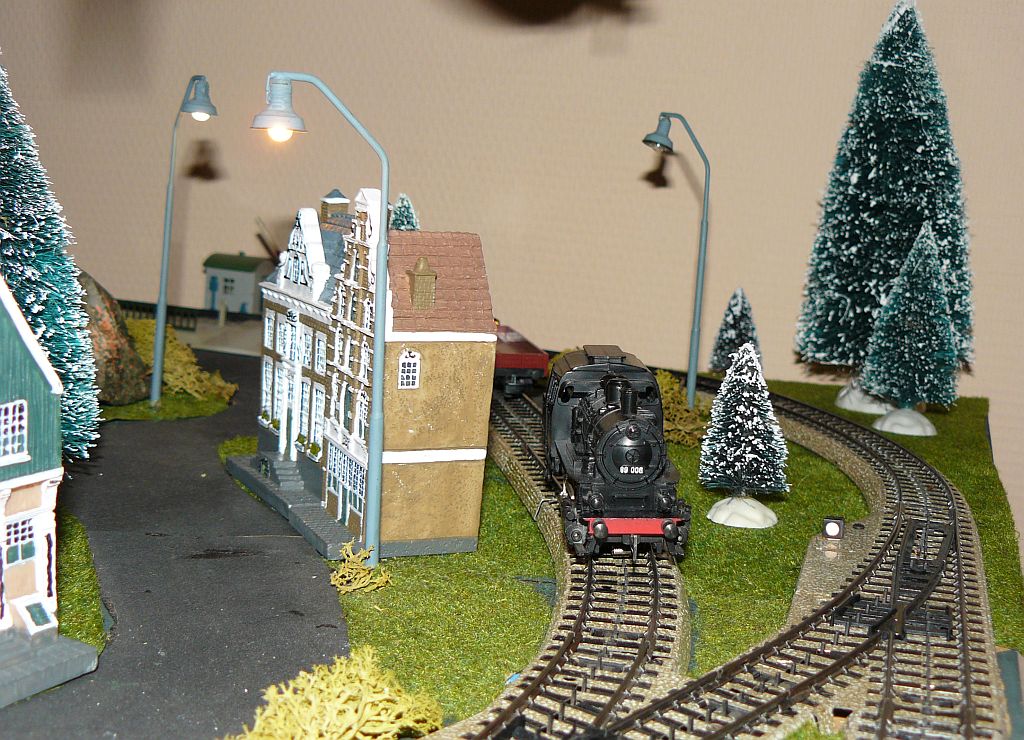 Eisenbahn unter Weihnachtsbaum 26-12-2013. 

Spoorbaan onder de kerstboom 26-12-2013.