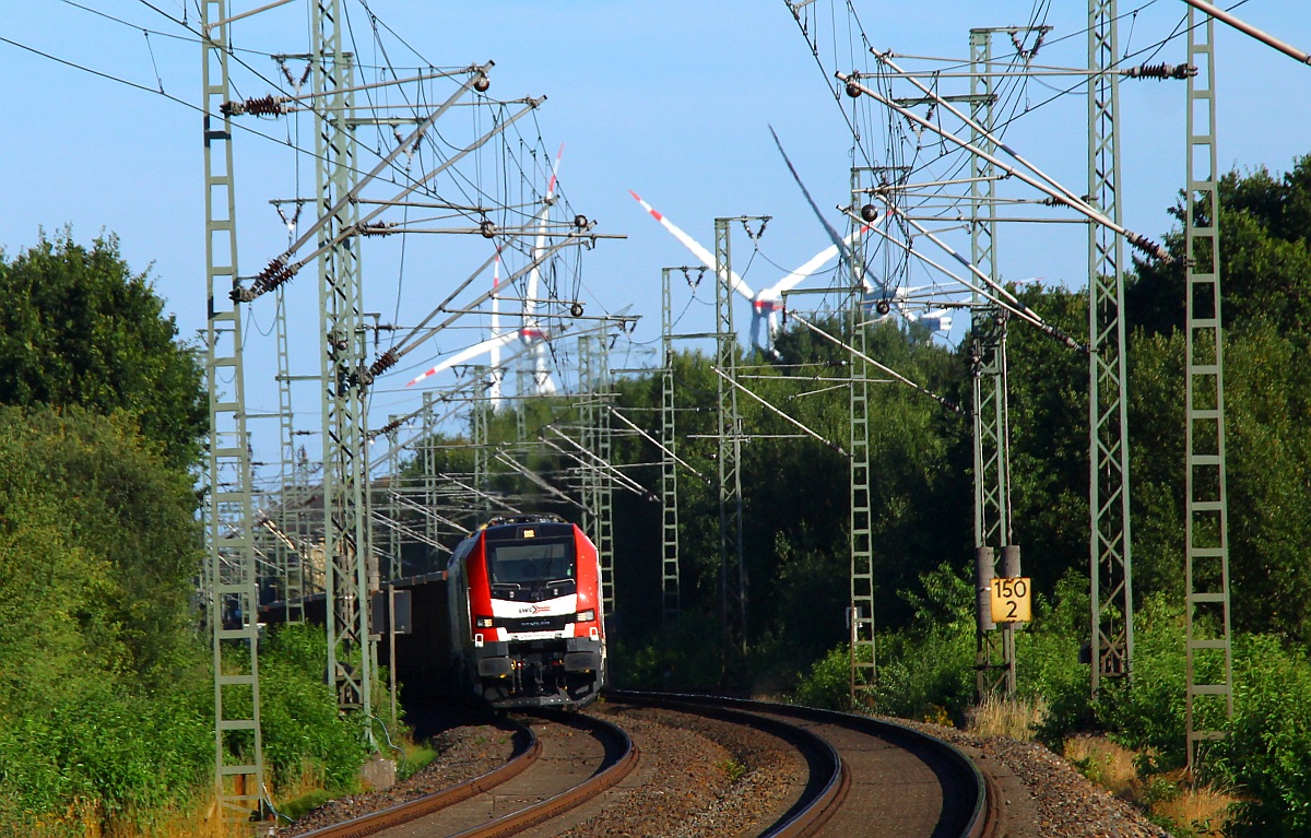 ELP/LWC 159 223-7 mit Eanos Dübgerzug auf Rangierfahrt in Jübek. 11.08.2022