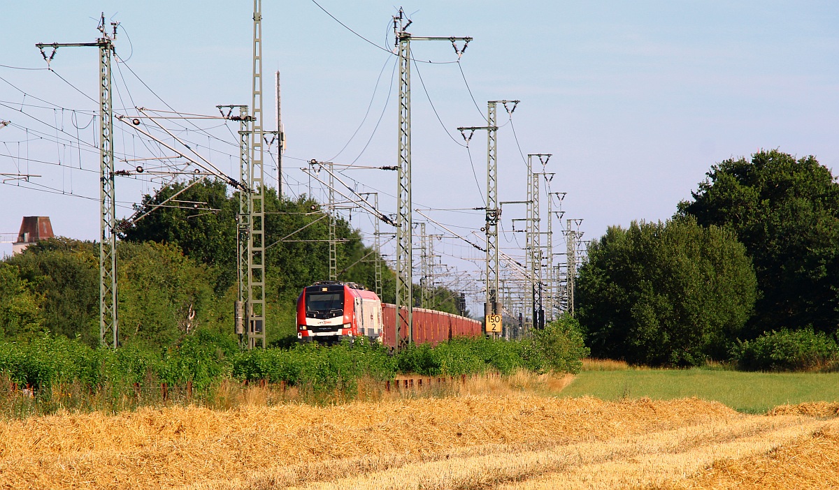 ELP/LWC 159 223-7 mit Eanos Dübgerzug auf Rangierfahrt in Jübek. 11.08.2022