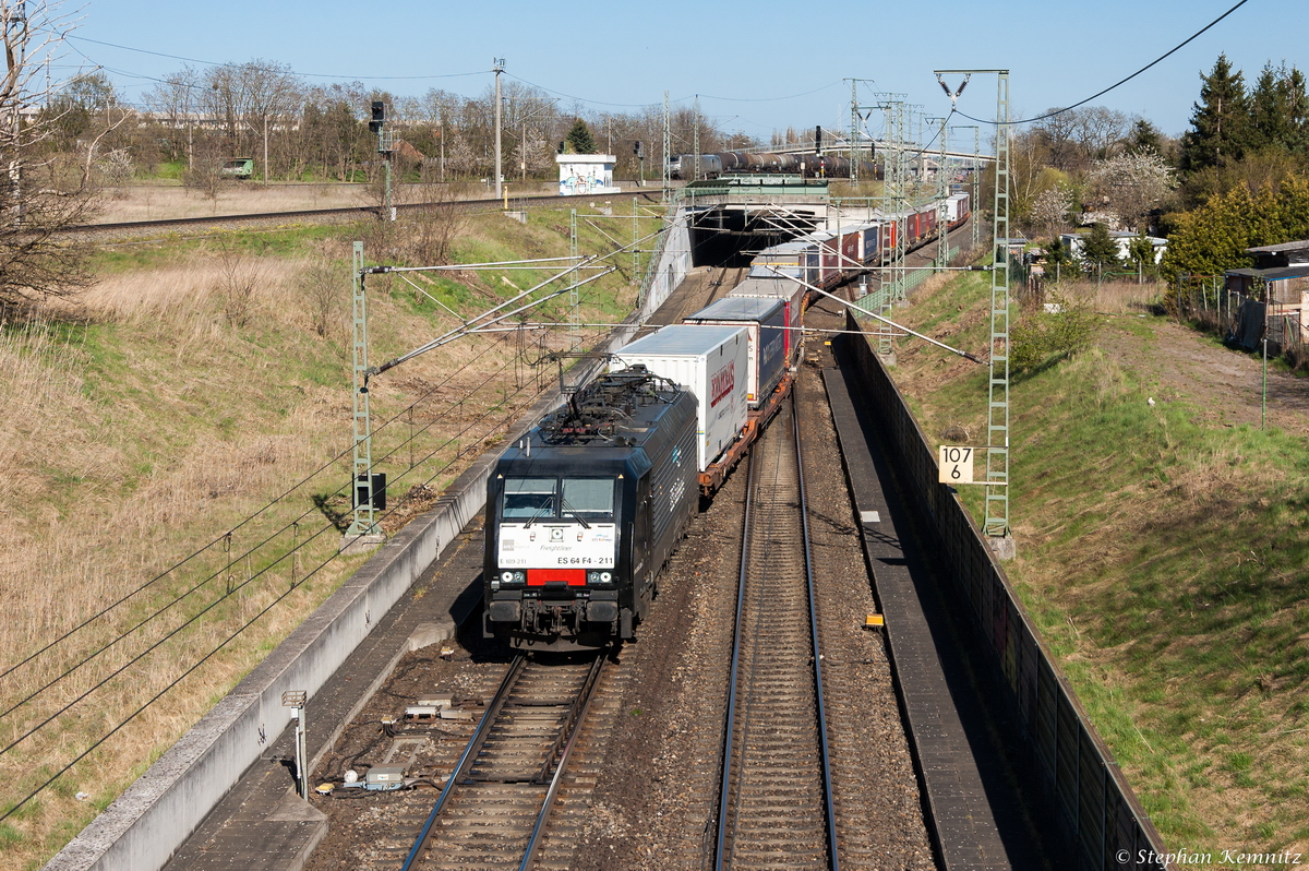 ES 64 F4 - 211 (189 211-6) MRCE Dispolok GmbH für ERSR - ERS Railways B.V. mit einem KLV-Shuttle von Poznan nach Rotterdam in Stendal. 21.04.2015