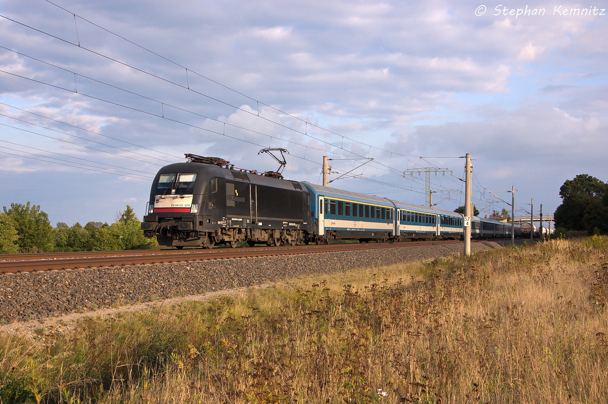 ES 64 U2 - 074 (182 574-4) MRCE Dispolok GmbH fr DB Fernverkehr AG mit dem EC 174  Jan Jesenius  von Budapest-Keleti nach Hamburg-Altona in Vietznitz. 13.09.2013