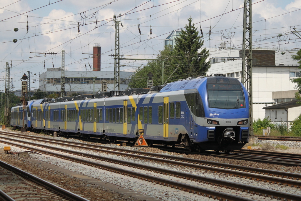 ET 315 als Meridian 79021(Mnchen-Salzburg)bei der Durchfahrt in Mnchen-Heimeranplatz.24.07.2016