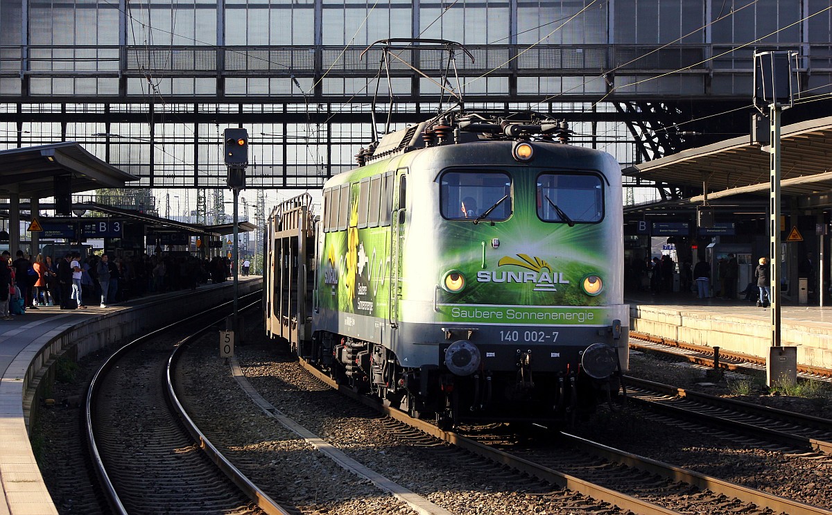 EVB E40 002/ 140 002-7 als kleines Highlight gestern aufgenommen im Bremer Hauptbahnhof als sie mit einem leeren Autotransportzug der BLG diesen durchfuhr. 02.10.2015