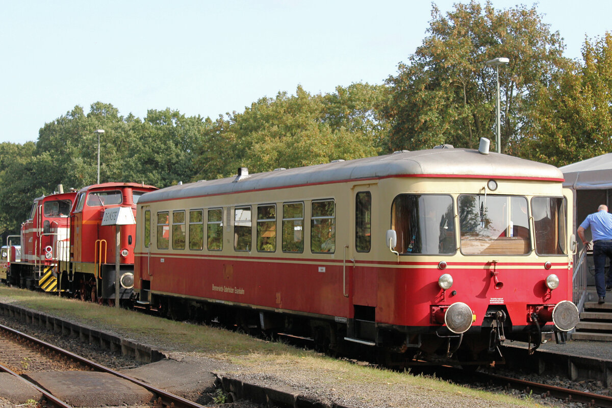 EVB Triebwagen bei der Fahrzeugausstellung im Deinster Bahnhof. Datum: 30.09.3023.